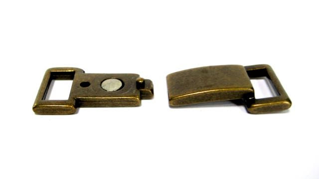 Thumbnail: Magnetic Clasp Fastening (R156)