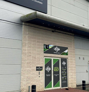 links-lounge-front-of-building