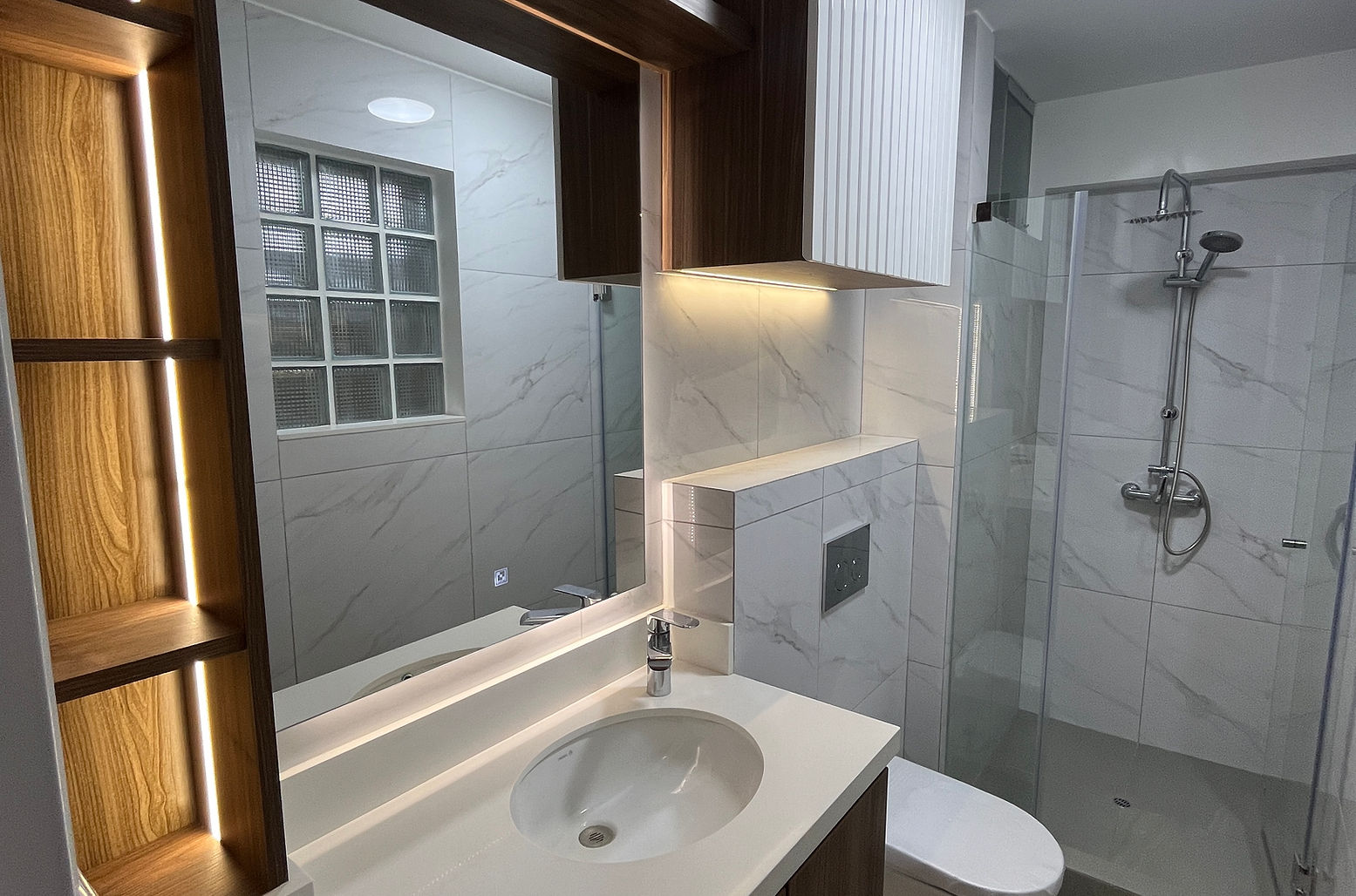Baño principal Empresa de remodelaciones CosCon Peru
