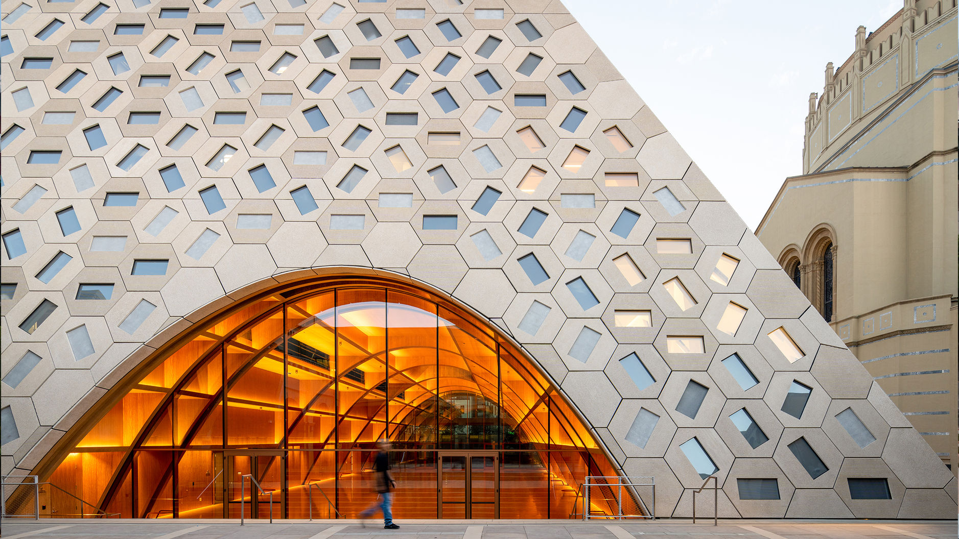 An exterior view of the Audrey Irmas Pavilion at the Wilshire Boulevard Temple during early evening.