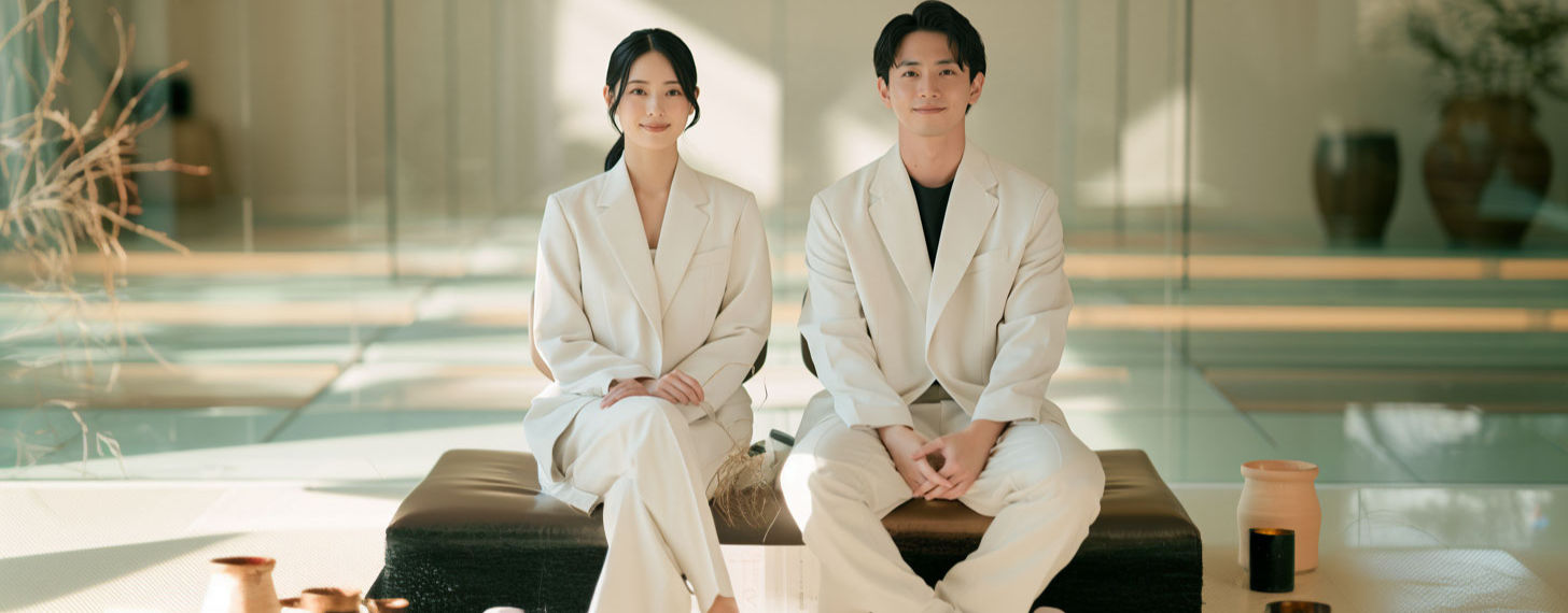 2u7832228475_Waist_up_shot_two_Japanese_clinic_directors_in_th_492a1f85-6847-455f-87e5-ecf