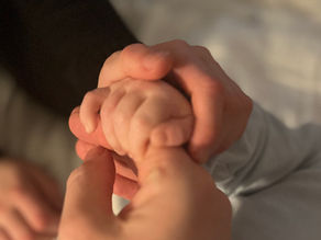 Dwa miesiące z Leonem: O łzach, hormonach i uśmiechu, który leczy wszystko
