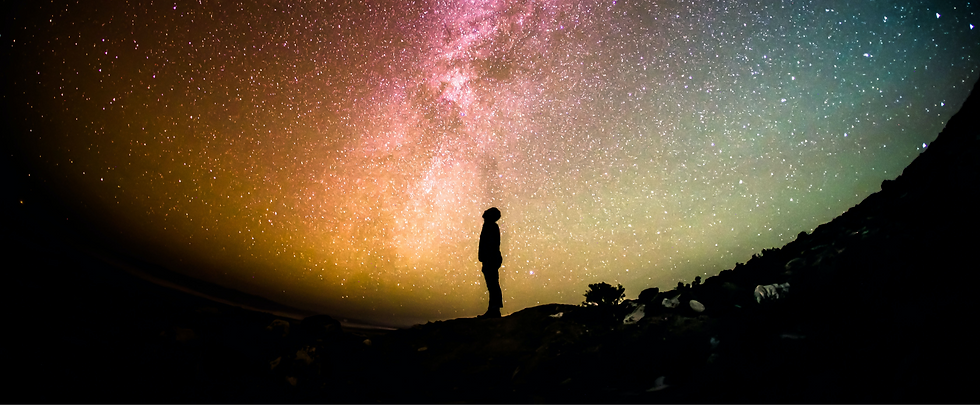 Wanneer het hoofd stilvalt, begint het leven te fluisteren.