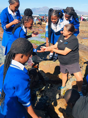 Zisukhanyo participate in environmental education at Shark Education Center