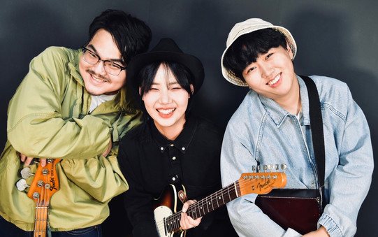 현트리오옆서사진 - 1 (4) 복사본.jpeg