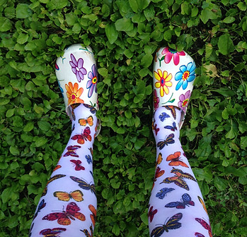 matching leggings + shoes.jpg