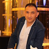 مغني مصري.jpeg