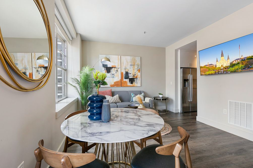 Dinning table studio in The california Building suite