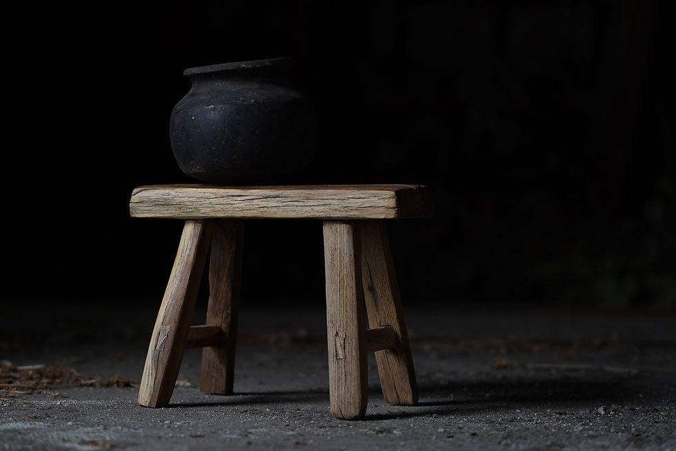 Miniaturbild: Old rustic milking stool, elm wood, decoration stool 1 of 20