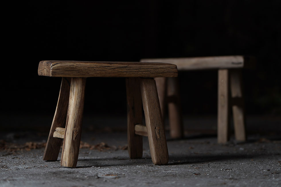 Miniaturbild: Old rustic milking stool, elm wood, decoration stool 1 of 20