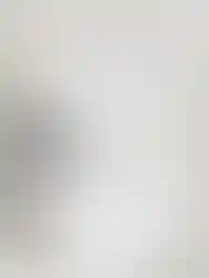 Minimalistisches Logo-System Essence mit organischem Icon im dunklen Pebble-Design am Beispiel eines Briefbogen