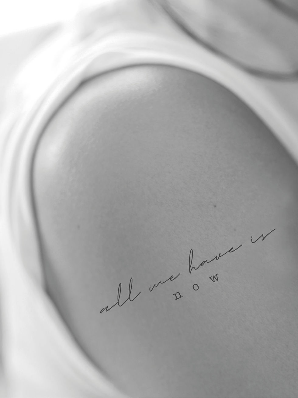 Fineline Tattoo Vorlage Schriftzug all we have is now in filigraner Kursivschrift digitaler Download missminga
