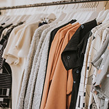 Vêtements sur portant