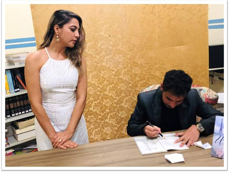 Leônidas Brado realiza sessão de autógrafos em Tupanatinga/PE