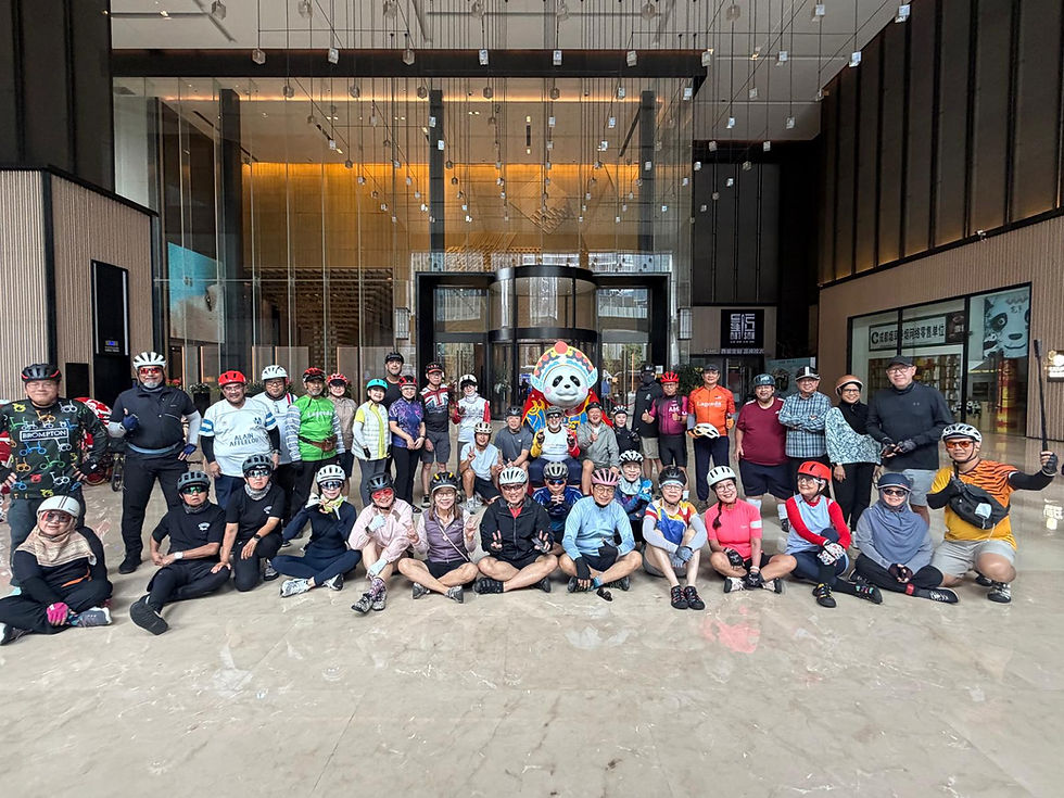 Riding Through the Stories of Chengdu 🇨🇳🚲