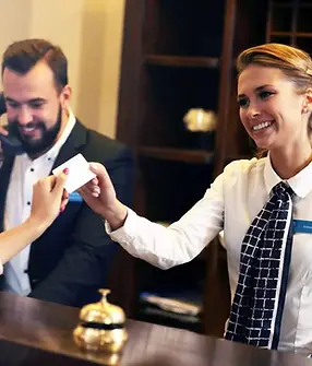 hotellerie-qualites-quelles-employe.webp