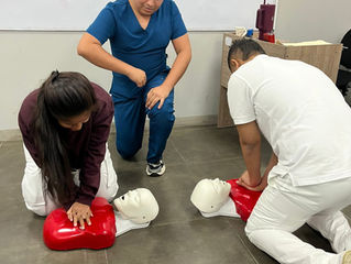 Estudiantes de Farmacia B23 de CETES San Miguelito culminan con éxito curso de Primeros Auxilios