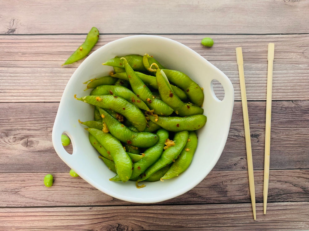 Easy Spicy Garlic Edamame Appetizer / Low Carb Snack Option