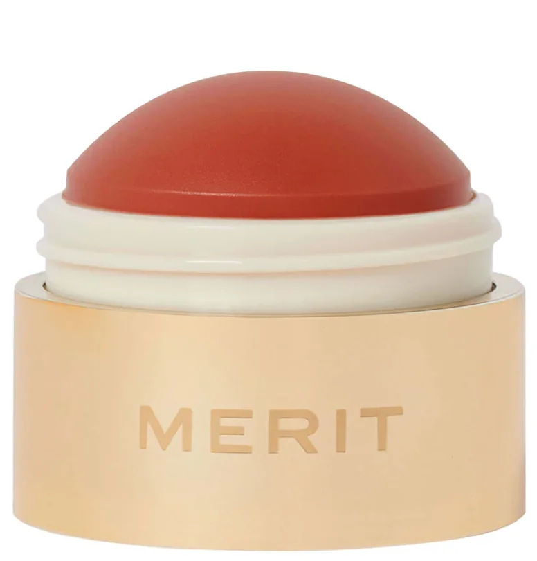 Red blush for deep skin tones