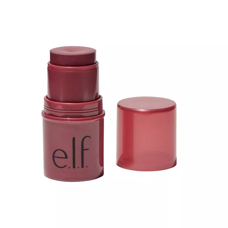 Red blush for deep skin tones