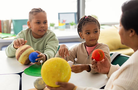 kids-learning-about-planets-classroom.jpg