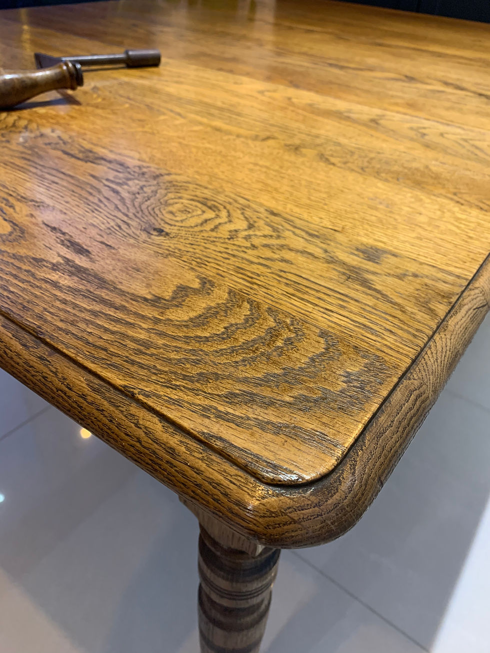 Thumbnail: Edwardian Extendable Oak Dining Table