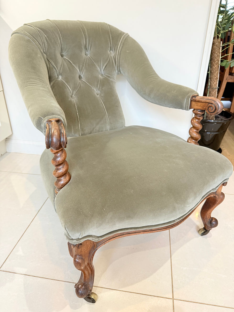 Thumbnail: Antique Victorian Button Back Armchair