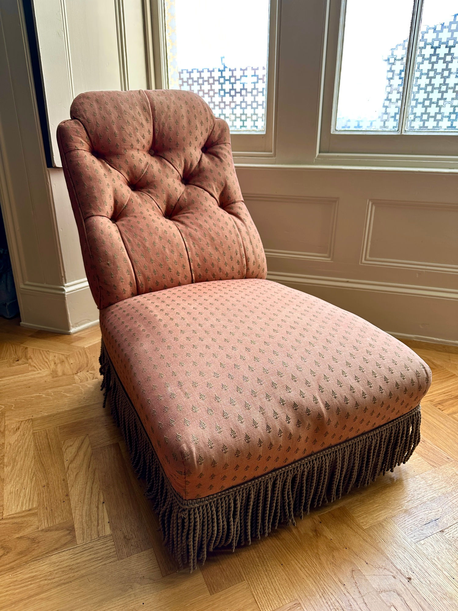 Antique Slipper Chair