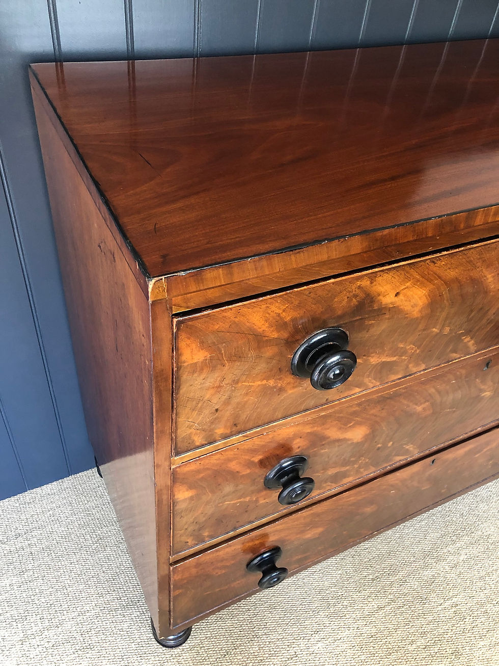 Thumbnail: Fine Mahogany Regency Chest of Drawers with ebonised knobs
