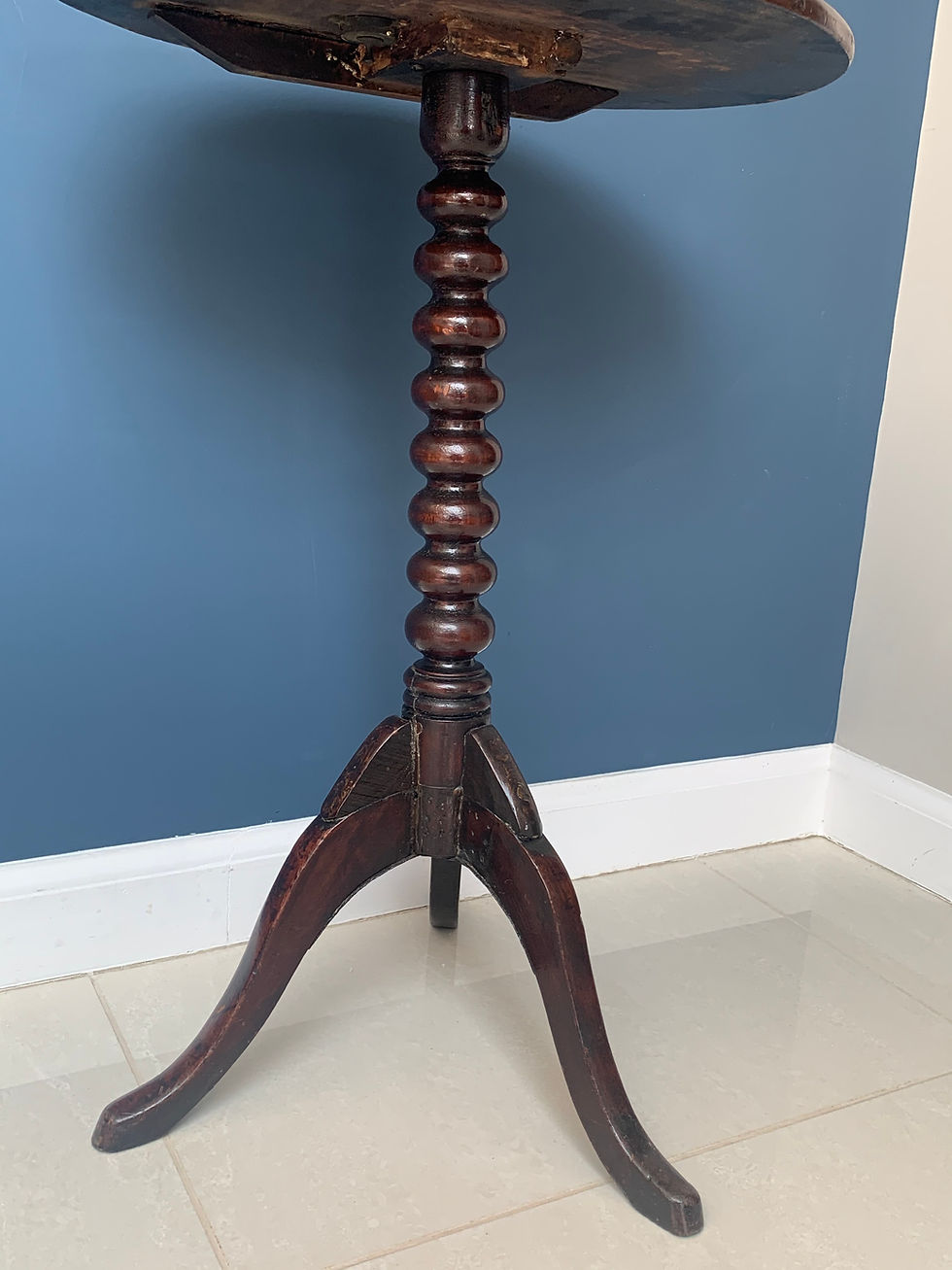 Thumbnail: Victorian Oval Mahogany Occasional Table