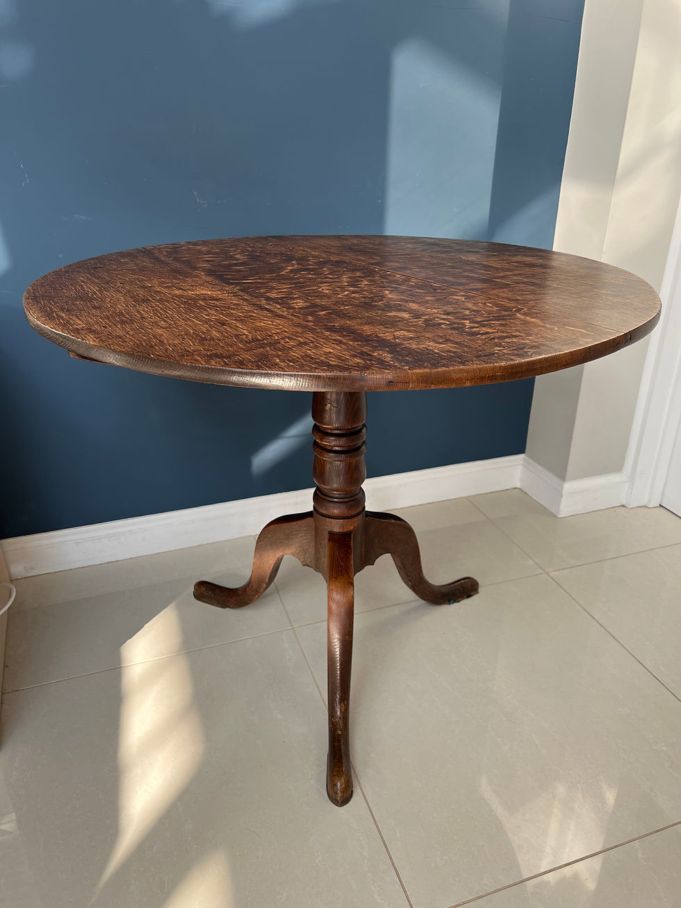 Thumbnail: Antique Oak Tilt Top Breakfast Table