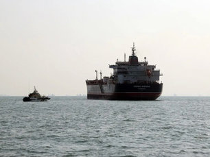 Irán niega el bloqueo de Ormuz por EE.UU. y advierte a buques militares que se acerquen