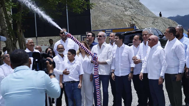 Abinader entrega acueducto múltiple en San José de Ocoa tras años de espera
