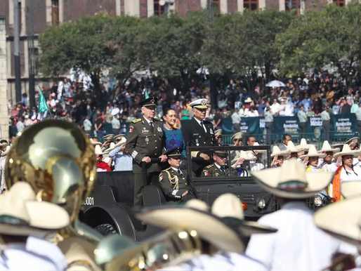 Sheinbaum encabeza desfile por el 115 aniversario de la Revolución