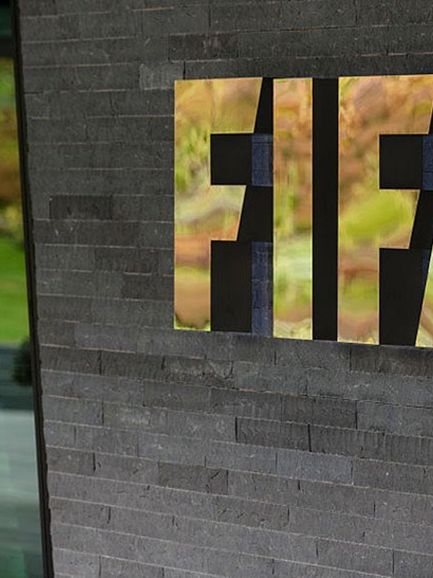 UEFA y la Concacaf exigen 2 mil 100 mdd de las reservas de FIFA