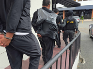 Persecución marítima culmina con decomiso de 450 paquetes de droga y arresto de cuatro venezolanos en RD