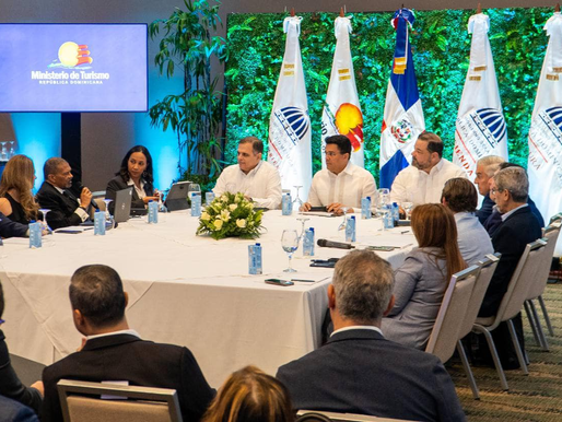 Collado lidera encuentro de trabajo de Confotur: buscan impulsar inversión turística