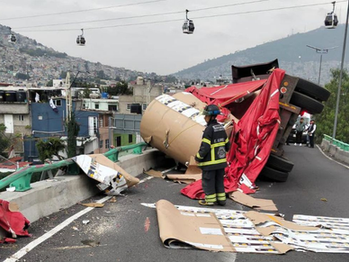 Tráiler se accidenta sobre la México-Pachuca; afectación vial fue de 4 km