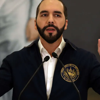 Nayib Bukele y Elon Musk llevarán el uso de IA a 5 mil escuelas públicas de El Salvador