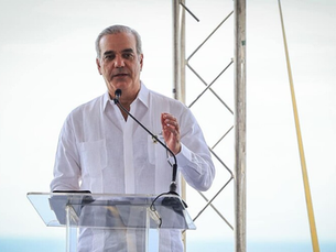Abinader solicita propuesta para intervenir litoral suroeste del Malecón de Santo Domingo