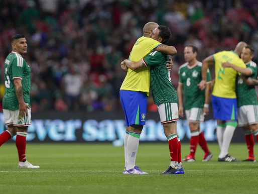 México derrota a Brasil en el partido de leyendas