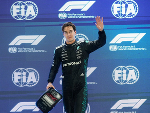 George Russell logra la ‘pole position’ para el GP de Singapur