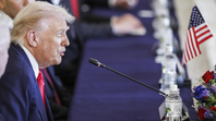 Trump bromea con que a veces “perturba” a los mercados con sus políticas y dichos