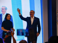 Abinader proyecta al PRM en el poder más allá del 2028 y promete no imponer un heredero