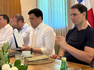 Rafa Nadal inagura su hotel en Punta Cana de la mano de Gabriel Escarrer y David Collado