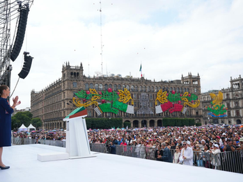 Rechaza Claudia Sheinbaum injerencismo en mensaje desde el Zócalo