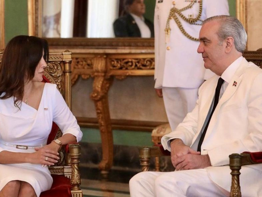 Luis Abinader recibe credenciales de Leah Campos y otros seis nuevos embajadores