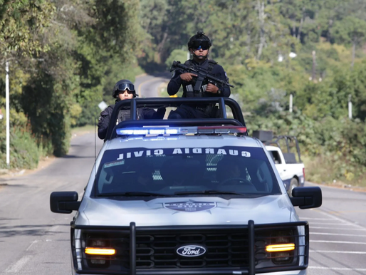Abandonan cadáveres de tres hombres en carretera de Michoacán
