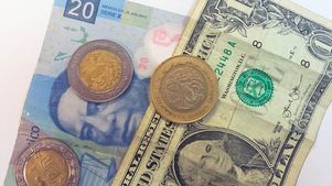 Peso perfora la barrera de las 17 unidades por dólar