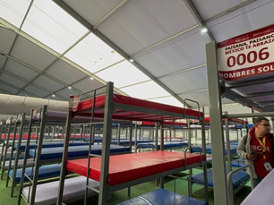 México analiza reducir los centros para deportados de EE.UU., tras recibir a 24 mil 413 migrantes